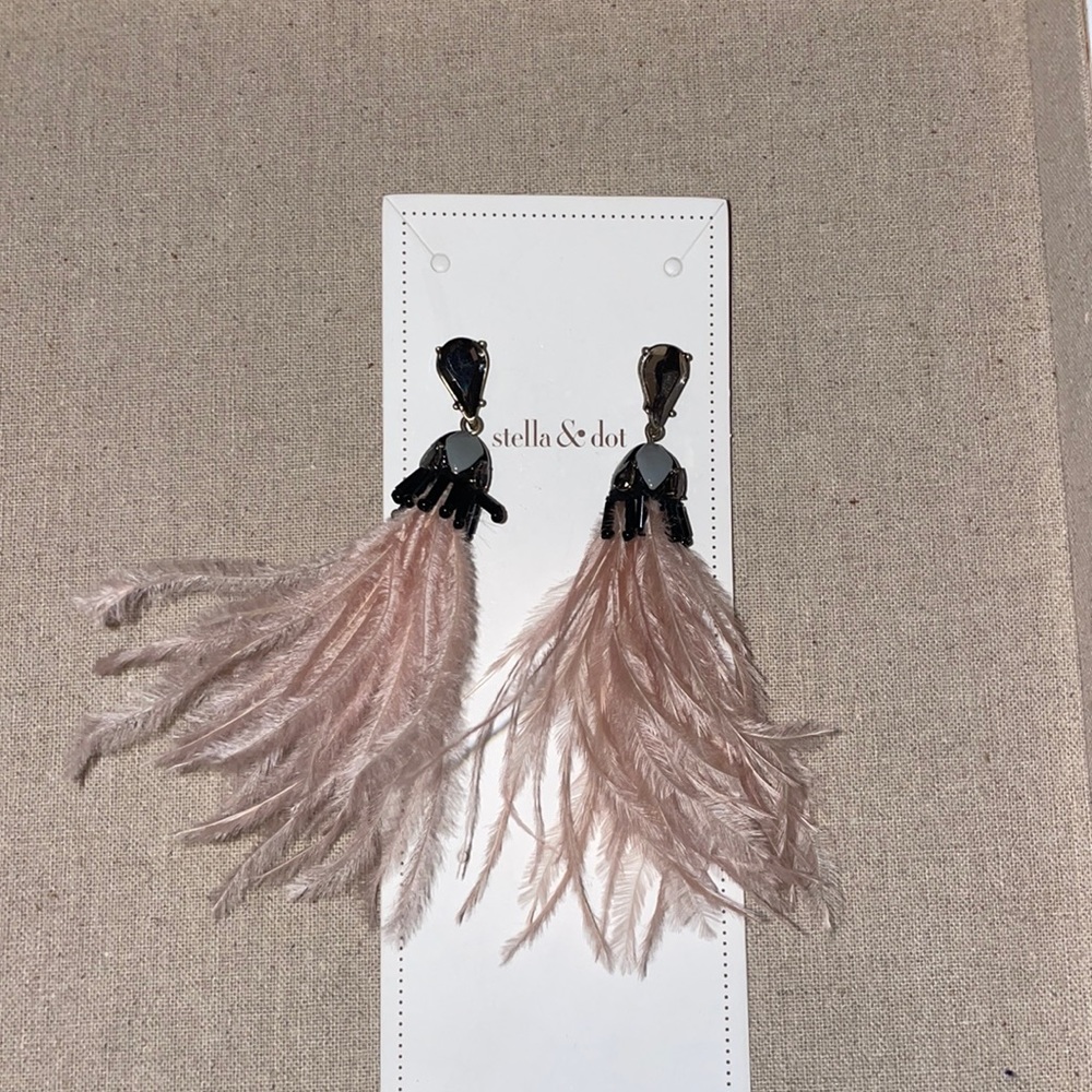 Stella & dot feather earrings